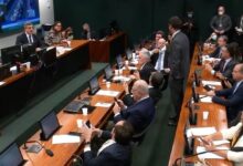 Photo of Oposição adia votação da PEC que amplia o Auxílio Brasil e cria outros benefícios