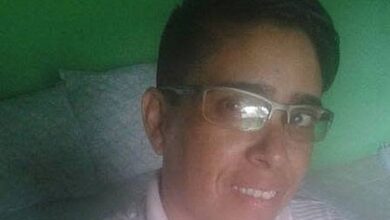 Photo of Suspeita de cortar pênis de menino de 7 anos para castigá-lo é presa