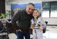 Photo of Prefeito recebe atleta convocada para o Pan-americano de Taekwondo