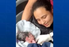 Photo of Mulher que não sabia estar grávida dá à luz dentro de ônibus