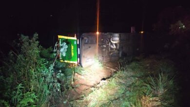 Photo of Ônibus e carro colidem deixando uma pessoa morta e duas crianças feridas na BR-277