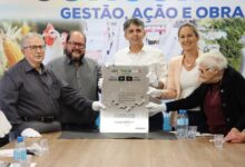 Photo of Prefeito de Concórdia recebe placa que levará a Sarcedo na Itália 