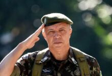 Photo of Lula demite o general Júlio César de Arruda, comandante do Exército Brasileiro
