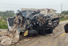 Photo of Motorista morre em grave acidente entre bitrem e carreta