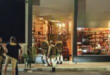 Photo of No centro de Concórdia loja é invadida por carro