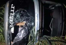 Photo of Ônibus de turismo tomba e deixa ao menos 15 feridos na BR-163