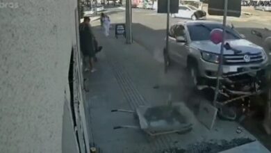 Photo of CONCÓRDIA: carro invade acostamento e para em canteiro