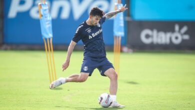 Photo of Grêmio sofre punição e fica impedido de inscrever jogadores por dívida