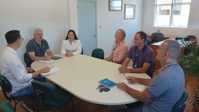 Photo of Comissão Especial da Câmara de Vereadores se reúne com representantes da Casan