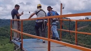 Photo of Homem comemora divórcio com salto de bungee jump e cai de 20 metros