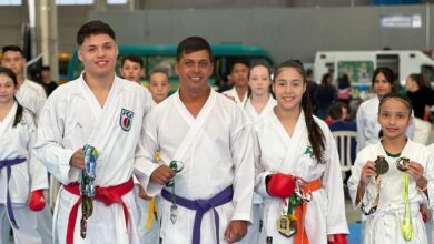 Photo of Família que treina unida permanece unida: Dez integrantes das famílias Correia e Ferreira praticam karatê
