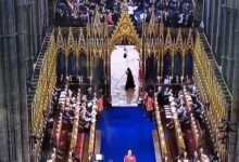 Photo of Figura misteriosa aparece durante coroação de Charles 3º e intriga internautas