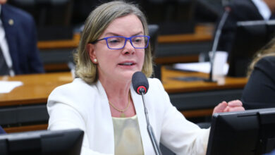Photo of Se preciso, vamos ao STF contra esvaziamento das pastas de Marina e Guajajara, diz Gleisi