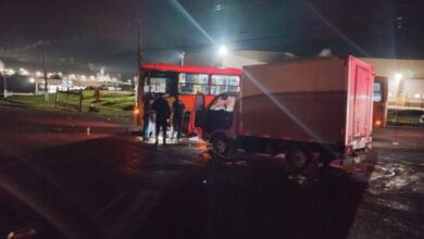 Photo of Duas mulheres morrem atropeladas por furgão em Chapecó