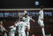 Photo of Chapecoense perde para o líder Vitória e segue no Z4