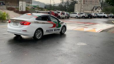 Photo of Homem em fuga invade universidade e provoca pânico em Brusque