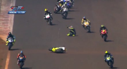 Vídeo: dois pilotos morrem após acidente gravíssimo em corrida de moto –  Notícias Chapecó.Org