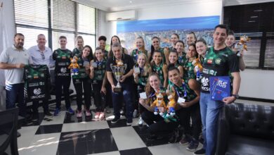 Photo of Prefeito recebe equipe chapecoense vice-campeã em campeonato na Rússia