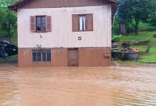 Photo of Equipes da Prefeitura e Defesa Civil atuam para minimizar problemas causados pela chuva em Concórdia