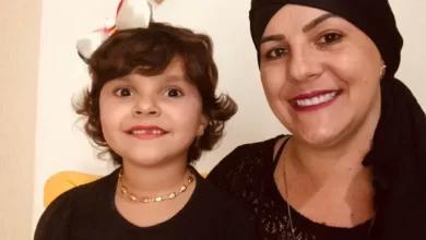 Photo of Mãe e filha diagnosticadas com câncer se curam juntas