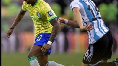 Photo of Brasil perde para a Argentina em noite de confusão no Maracanã