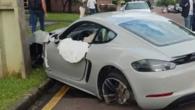 Photo of Motorista perde controle e destrói Porsche avaliado em R$ 1 milhão, em Curitiba