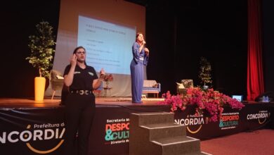 Photo of Associação de Surdos de Chapecó promove acessibilidade e inclusão em evento da prefeitura de Concórdia