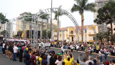 Photo of 7 de Setembro: 3 mil pessoas desfilaram em Chapecó e público passou de 7 mil