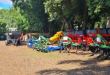 Photo of Governo do Estado entrega mais 35 equipamentos agrícolas para região Oeste