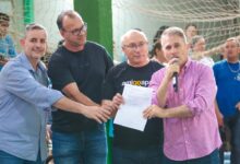 Photo of Altair Silva entrega emenda de R$ 150 mil à Apae de Chapecó