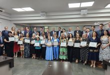 Photo of Chapecó homenageia 21 mulheres em Sessão Solene na Câmara de Vereadores