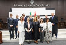 Photo of Governador em exercício acompanha posse de Eliza Strapazzon como nova desembargadora do TJSC