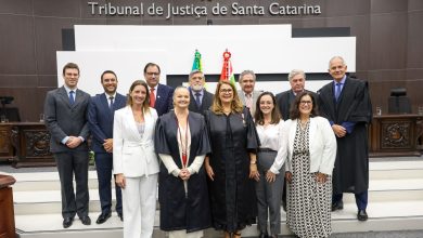 Photo of Governador em exercício acompanha posse de Eliza Strapazzon como nova desembargadora do TJSC