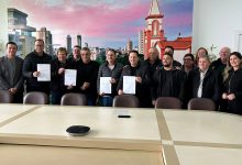 Photo of Deputado Altair Silva entrega mais de R$ 2,8 milhões em recursos para Chapecó