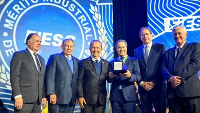 Photo of INDÚSTRIA: Governador participa de solenidade em homenagem a personalidades e instituições