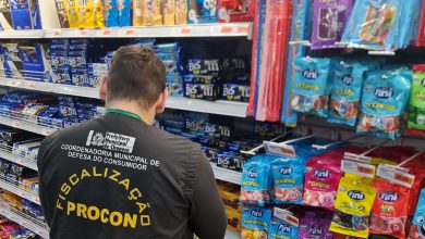 Photo of Procon realiza fiscalização em supermercados e encontro produtos vencidos nas prateleiras