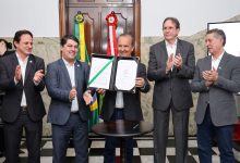 Photo of Governador assina decreto que fortalece logística reversa em Santa Catarina