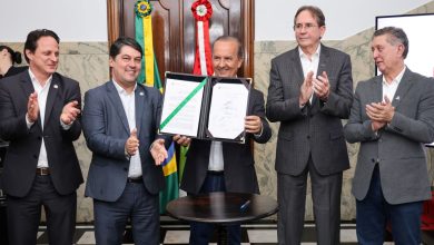Photo of Governador assina decreto que fortalece logística reversa em Santa Catarina
