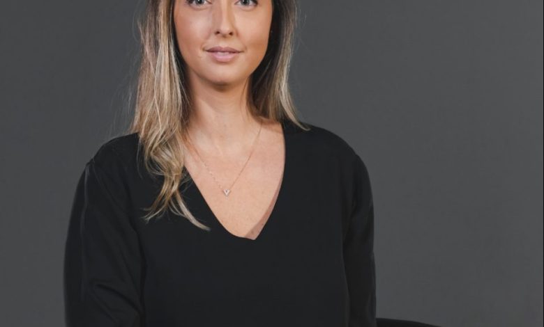 Photo of PELO ESTADO ENTREVISTA – Gabrielle Brüggemann Schadrack, advogada tributarista