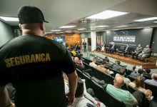 Photo of Participantes de audiência defendem uso de arma por vigilantes fora do expediente