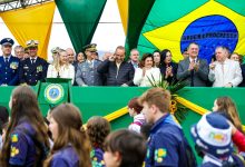 Photo of Governador acompanha desfile cívico-militar de 7 de setembro em Florianópolis
