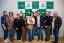 Photo of Secretaria de Educação recebe representantes do município de Três Palmeiras