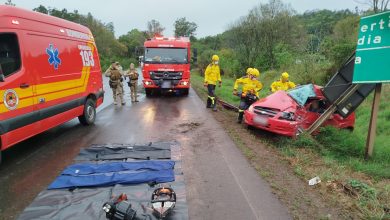 Photo of Duas pessoas morrem em acidente na BR-282, no Oeste