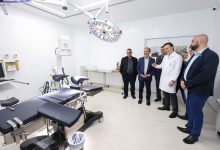 Photo of Com investimento do Estado, iniciam as atividades do primeiro hospital do Oeste para cirurgias eletivas