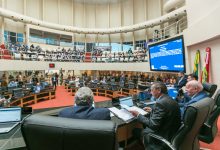 Photo of Deputados aprovam projeto sobre licença para professores ACTs